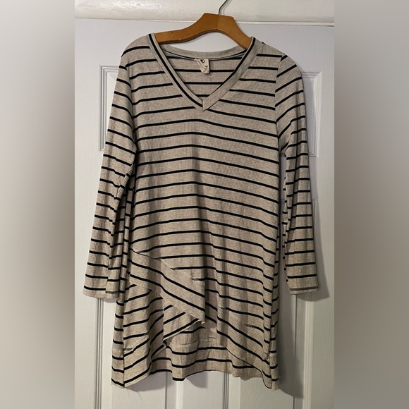 Spade & Heart Oatmeal/Black Stripe size L Top - Picture 1 of 4
